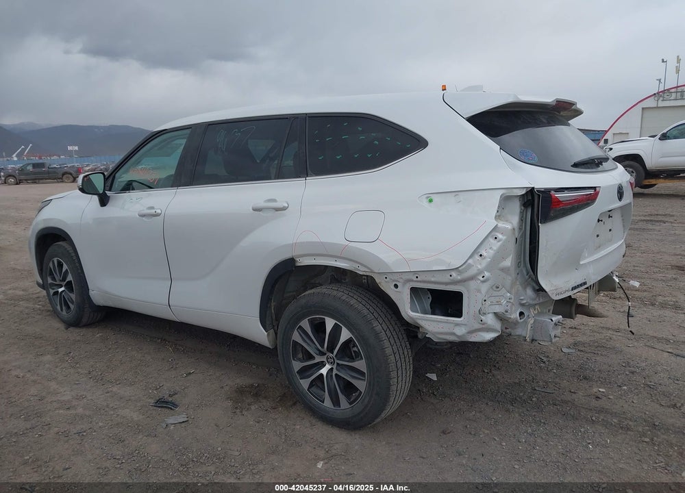 2022 TOYOTA HIGHLANDER VIN: 5TDGZRBHXNS234405