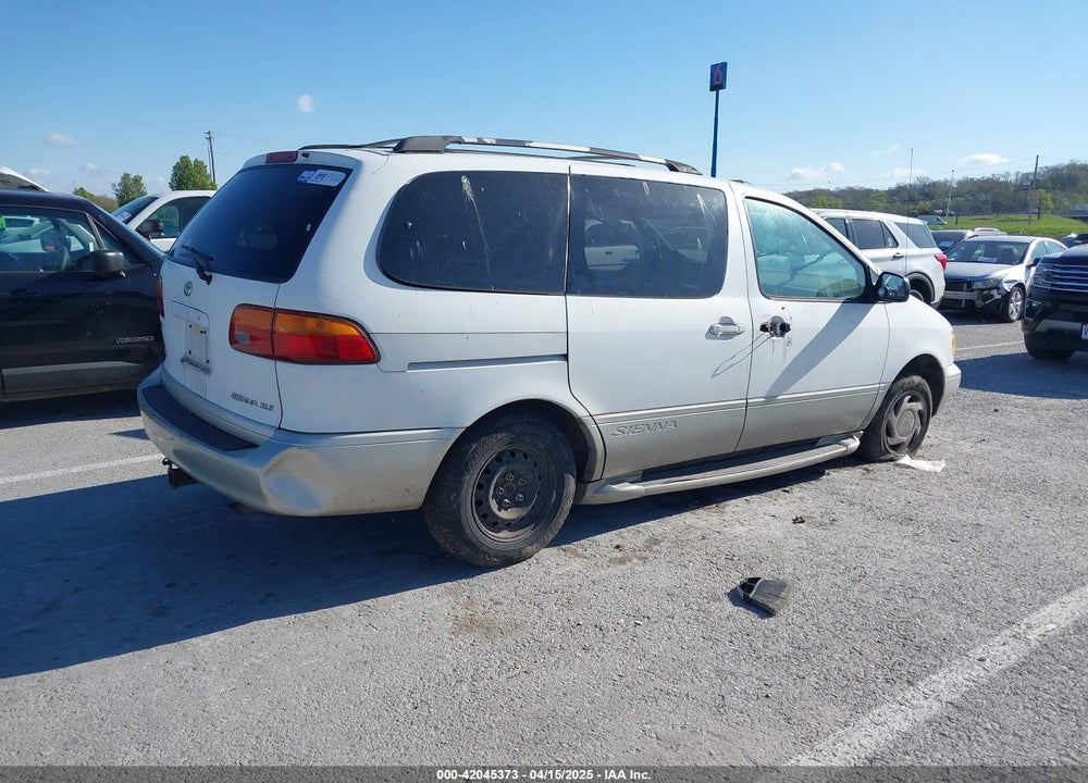 2000 TOYOTA SIENNA XLE VIN: 4T3ZF13C2YU171440