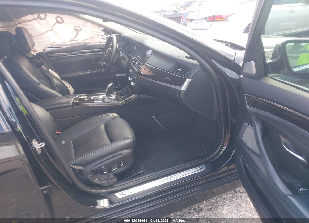 2016 BMW 5 SERIES VIN: WBA5B1C5XGG131075