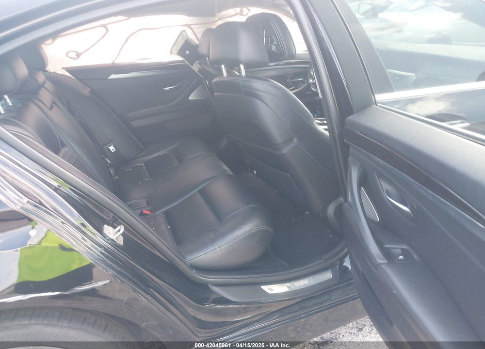 2016 BMW 5 SERIES VIN: WBA5B1C5XGG131075