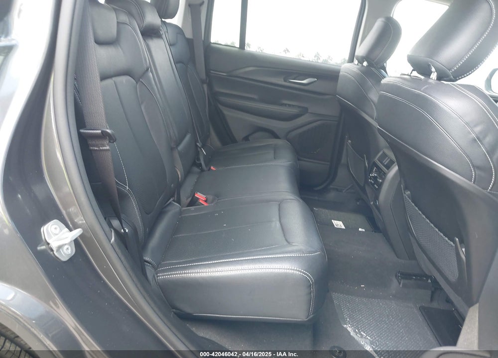 2024 JEEP GRAND CHEROKEE VIN: 1C4RJHAG7RC703637