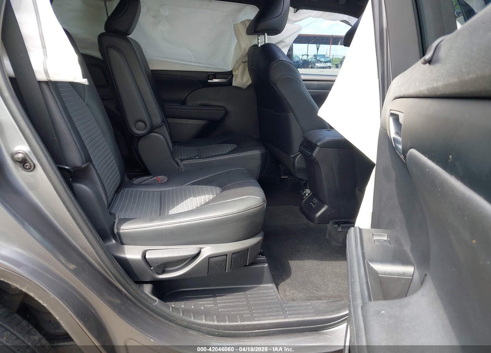 2023 TOYOTA HIGHLANDER XSE VIN: 5TDKDRAH2PS516471