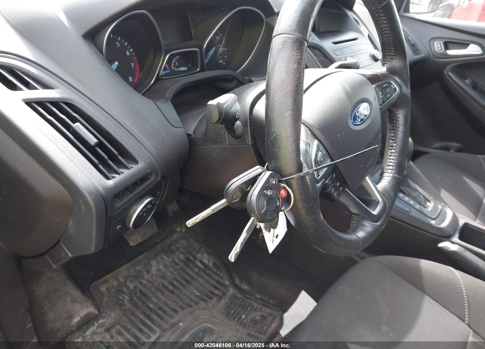 2017 FORD FOCUS VIN: 1FADP3F2XHL263071