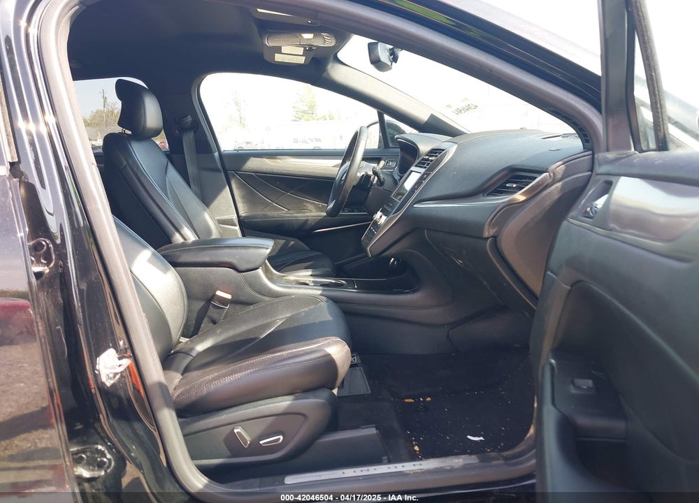 2018 LINCOLN MKC VIN: 5LMCJ1D96JUL13579