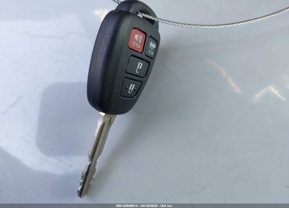 2017 TOYOTA COROLLA SE VIN: 5YFBURHE7HP589633