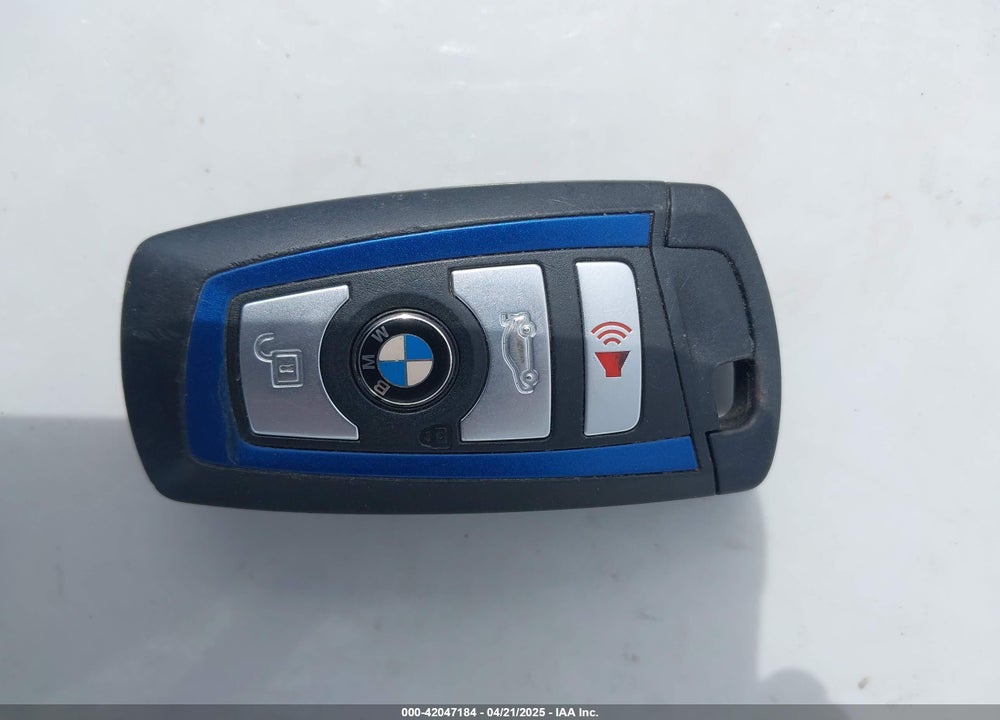 2013 BMW 3 SERIES VIN: WBA3B9C58DF587907