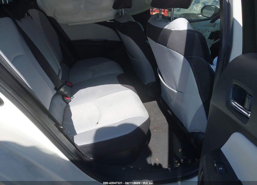 2018 TOYOTA PRIUS VIN: JTDKARFU7J3068428