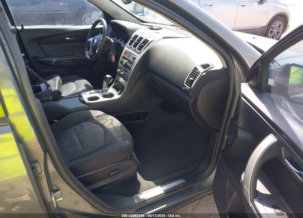 2011 GMC ACADIA SLE VIN: 1GKKVPED4BJ261325