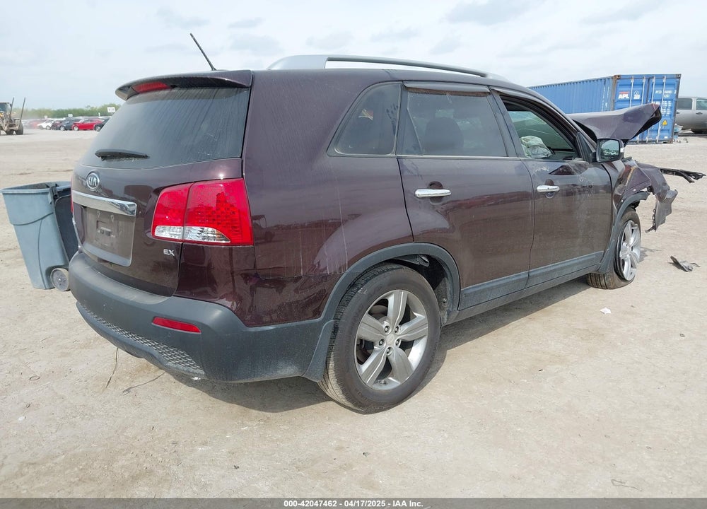 2013 KIA SORENTO EX VIN: 5XYKU4A69DG401733