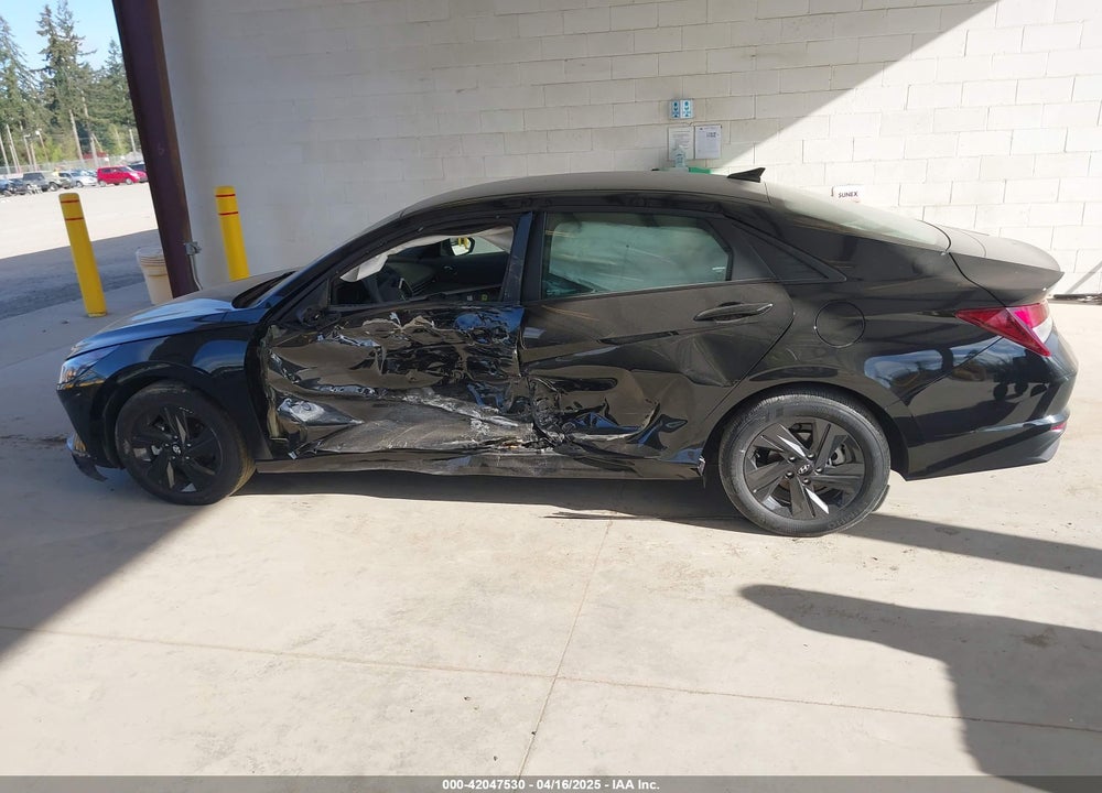2023 HYUNDAI ELANTRA VIN: KMHLM4AG3PU371236