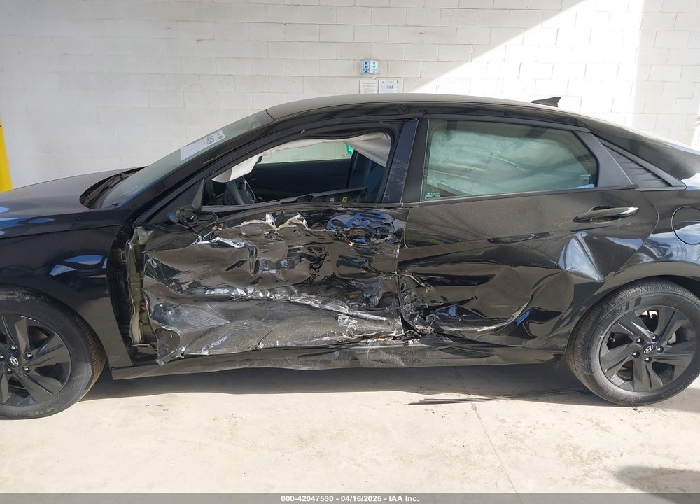 2023 HYUNDAI ELANTRA VIN: KMHLM4AG3PU371236