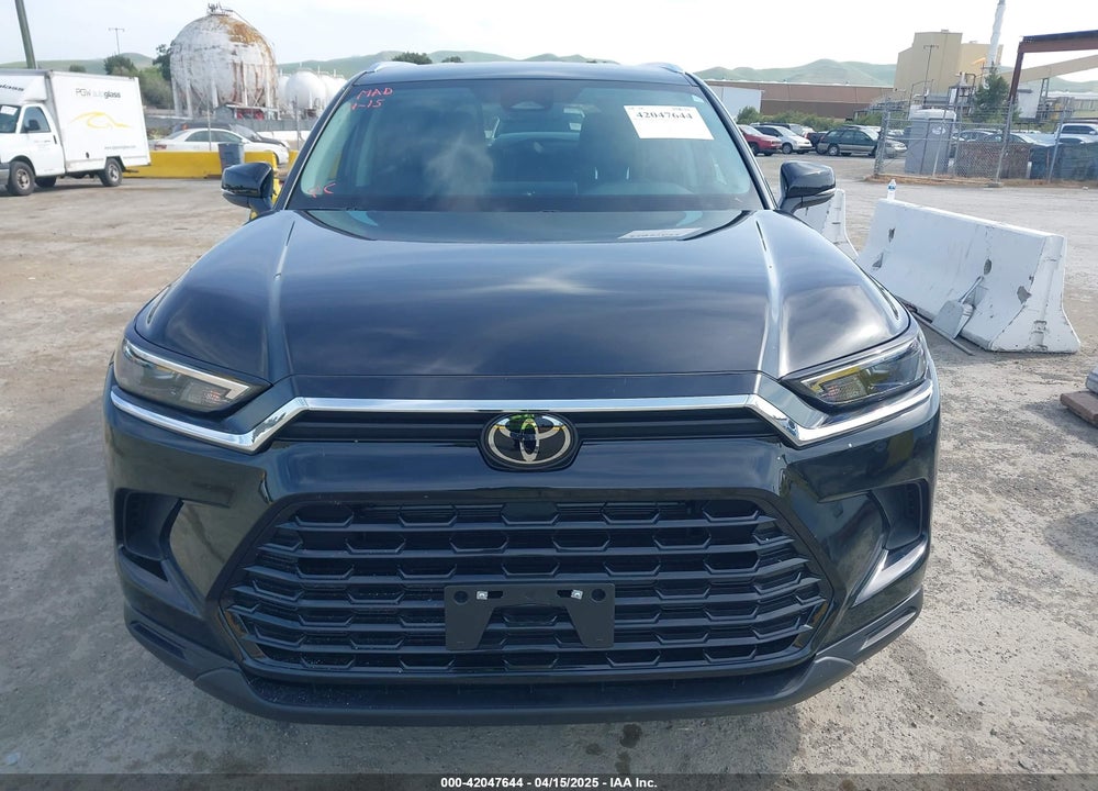 2024 TOYOTA GRAND HIGHLANDER HYBRID XLE VIN: 5TDACAB57RS030827