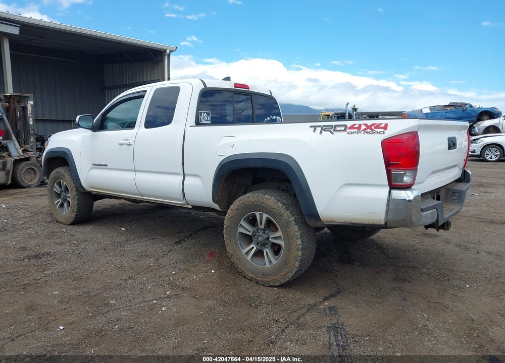 2017 TOYOTA TACOMA VIN: 5TFSZ5AN7HX084827
