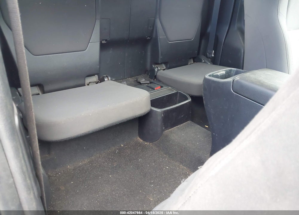 2017 TOYOTA TACOMA VIN: 5TFSZ5AN7HX084827