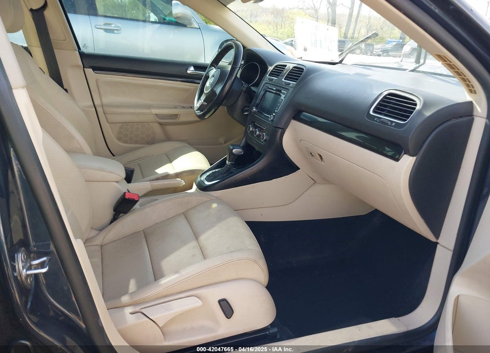 2010 VOLKSWAGEN JETTA VIN: 3VWTX7AJ3AM664393