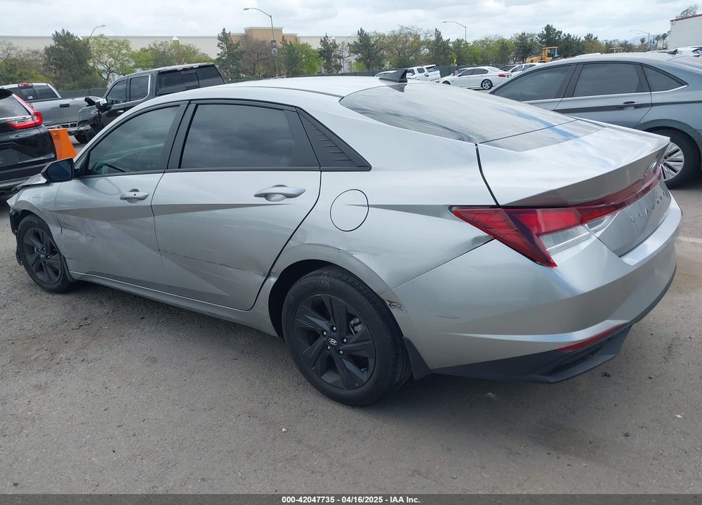 2022 HYUNDAI ELANTRA VIN: 5NPLM4AGXNH081118