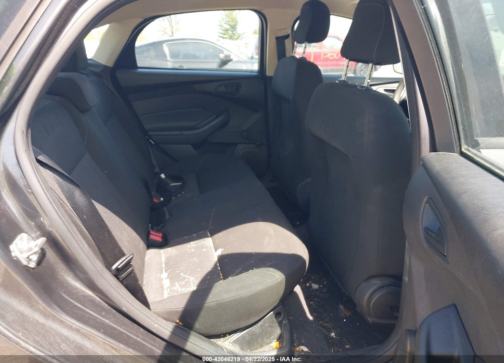 2015 FORD FOCUS VIN: 1FADP3E27FL204784