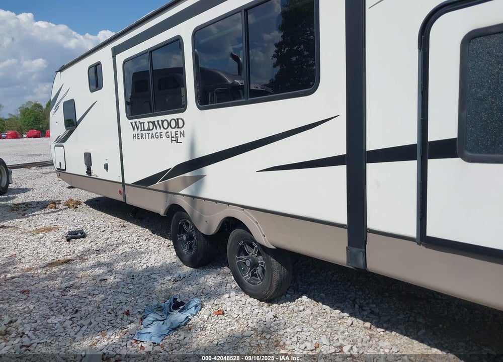 2023 WILDWOOD HERITAGE GLEN 29X VIN: 4X4TWBE24PU024994