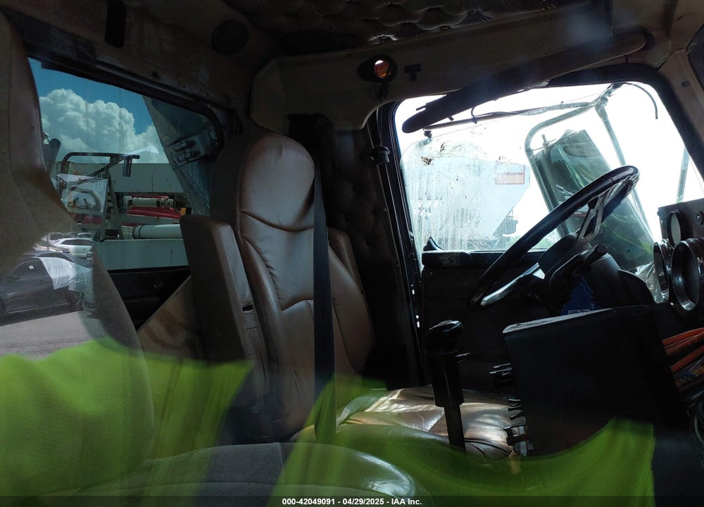1999 KENWORTH CONSTRUCTION W900 VIN: 1XKWDB9X1XR779879