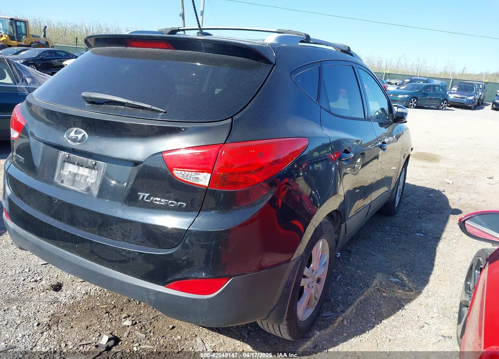 2012 HYUNDAI TUCSON VIN: KM8JU3AC1CU447092