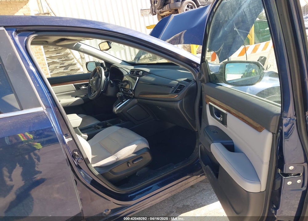 2018 HONDA CR-V VIN: 7FARW2H85JE070161