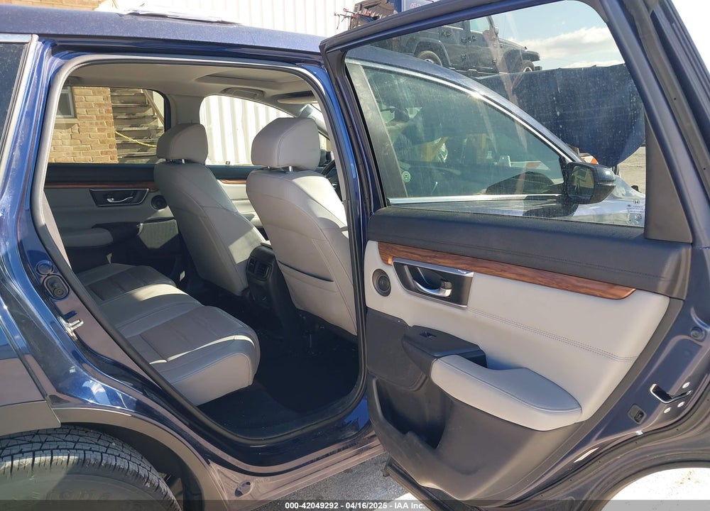2018 HONDA CR-V VIN: 7FARW2H85JE070161