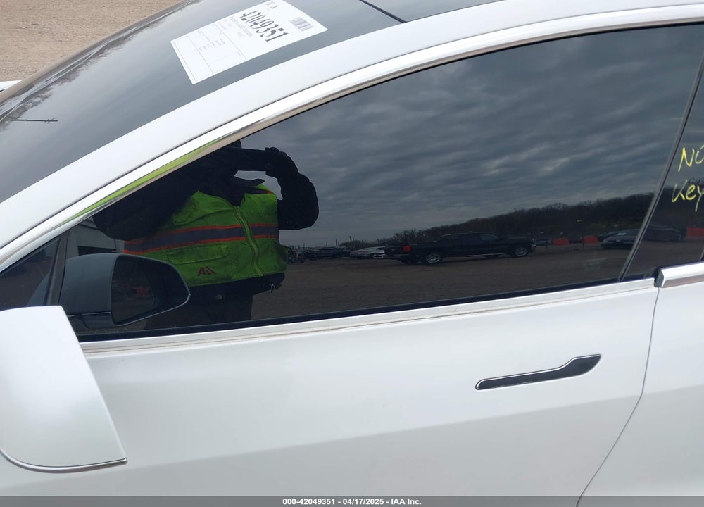 2019 TESLA MODEL 3 LONG RANGE/PERFORMANCE VIN: 5YJ3E1EB1KF388052