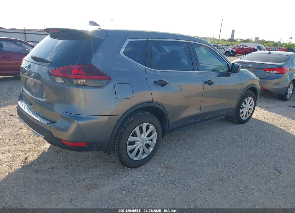2018 NISSAN ROGUE VIN: 5N1AT2MT5JC711572