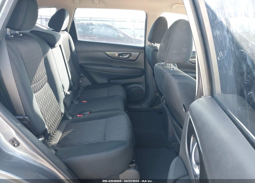 2018 NISSAN ROGUE VIN: 5N1AT2MT5JC711572