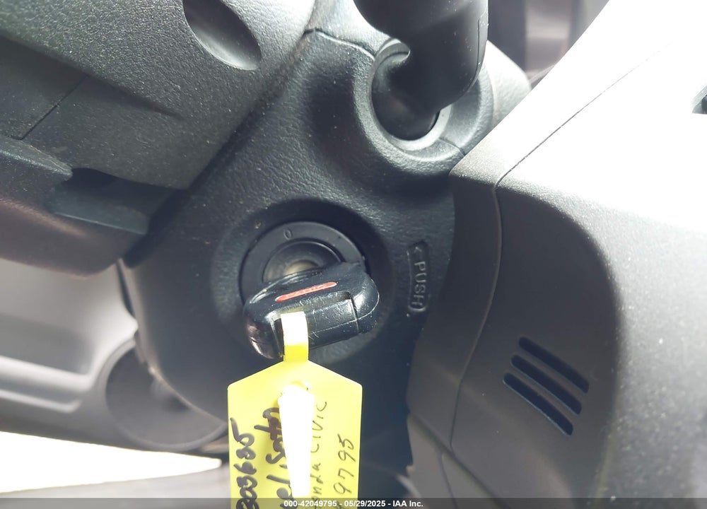 2009 HONDA CIVIC LX VIN: 1HGFA165X9L019488