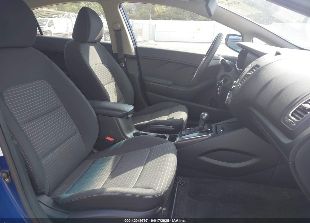 2017 KIA FORTE LX VIN: 3KPFL4A77HE108669