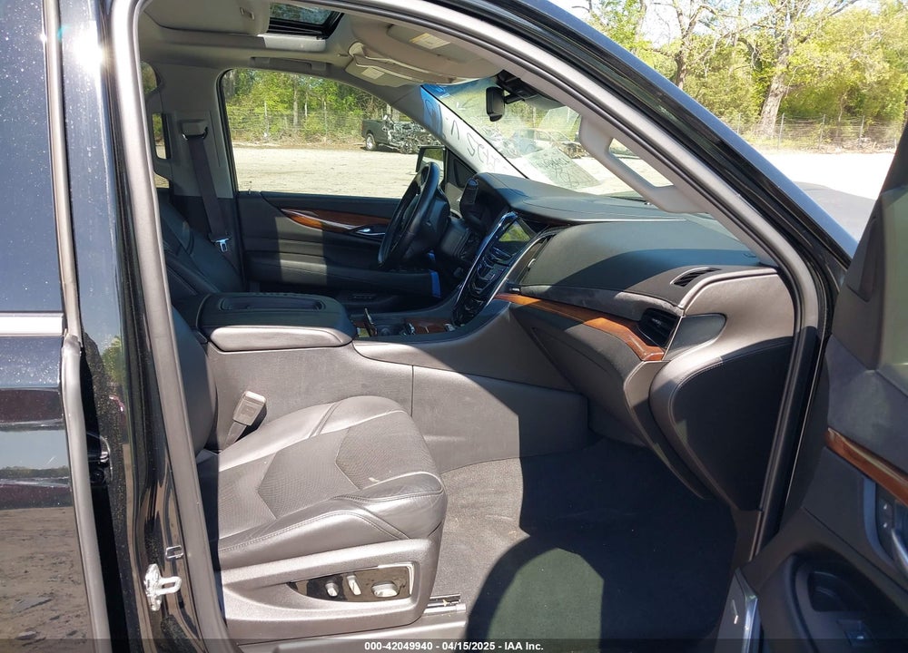 2016 CADILLAC ESCALADE VIN: 1GYS3BKJ3GR467513