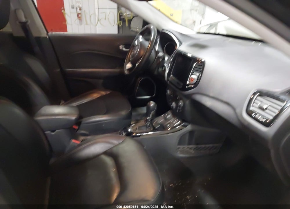 2018 JEEP COMPASS VIN: 3C4NJDCB1JT180200