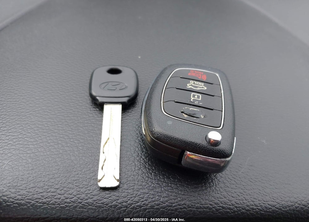 2017 HYUNDAI SONATA VIN: 5NPE24AF0HH458033