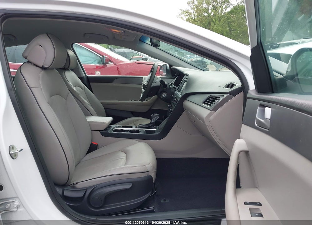 2017 HYUNDAI SONATA VIN: 5NPE24AF0HH458033