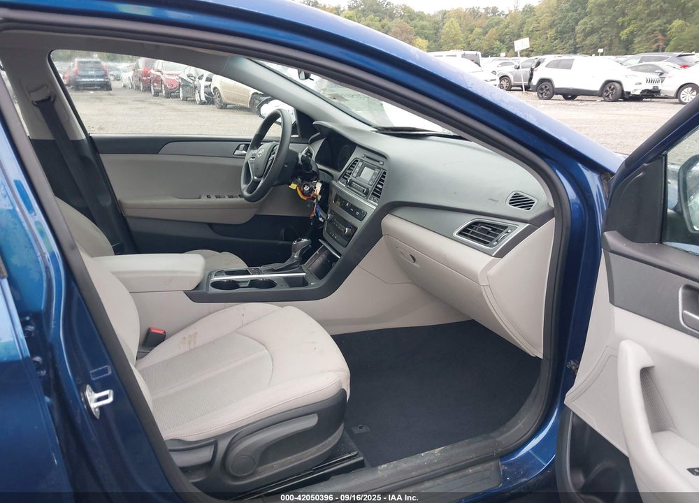 2015 HYUNDAI SONATA VIN: 5NPE24AF7FH041523