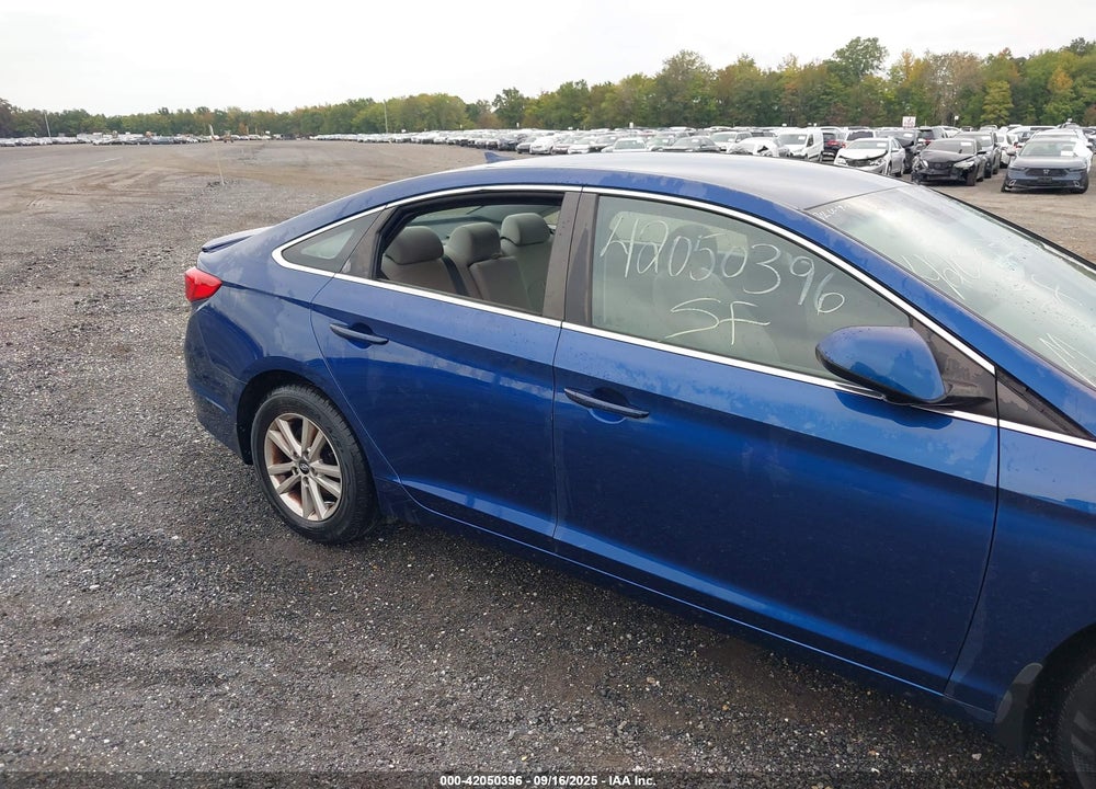 2015 HYUNDAI SONATA VIN: 5NPE24AF7FH041523