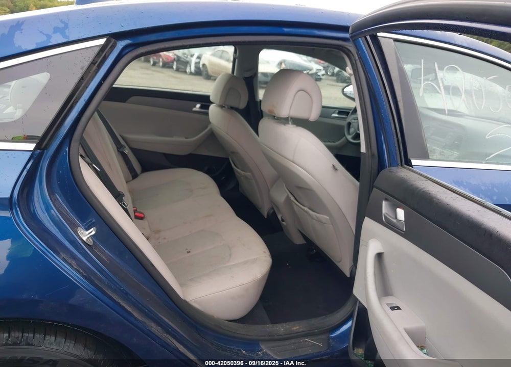 2015 HYUNDAI SONATA VIN: 5NPE24AF7FH041523