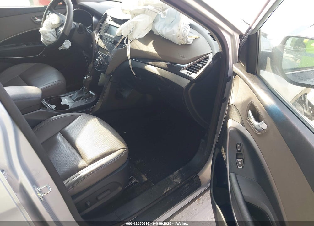 2016 HYUNDAI SANTA FE VIN: KM8SN4HF4GU155966