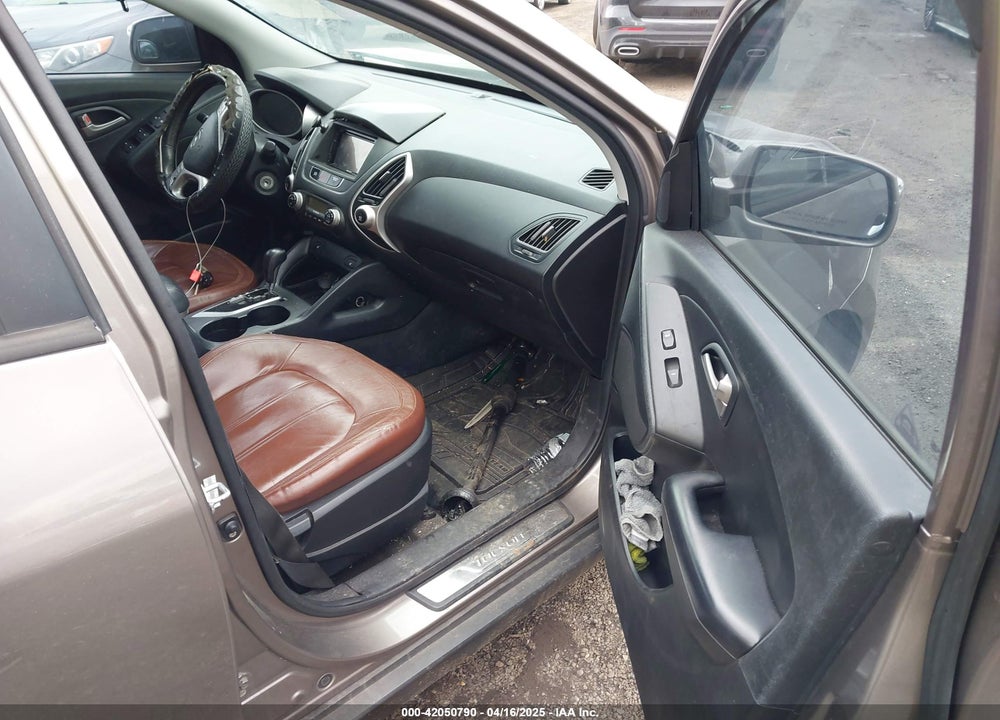 2012 HYUNDAI TUCSON LIMITED VIN: KM8JU3AC1CU499113