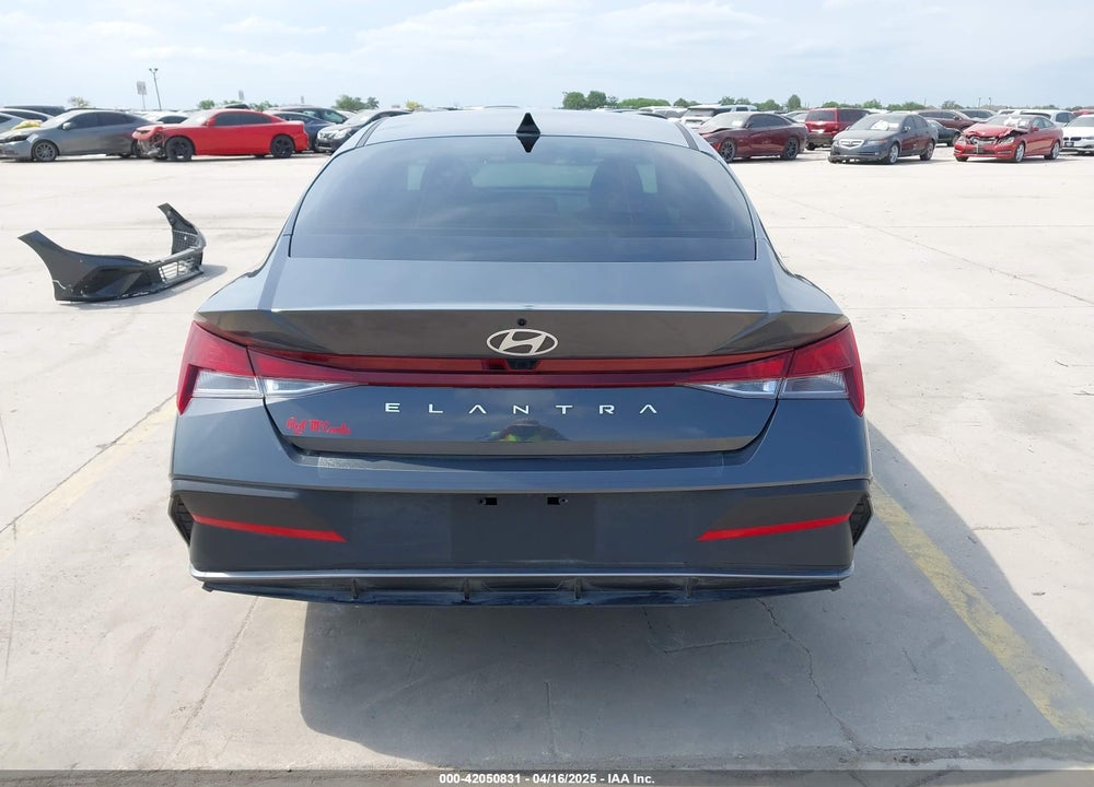 2024 HYUNDAI ELANTRA VIN: KMHLM4DGXRU815310