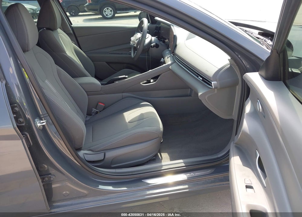 2024 HYUNDAI ELANTRA VIN: KMHLM4DGXRU815310
