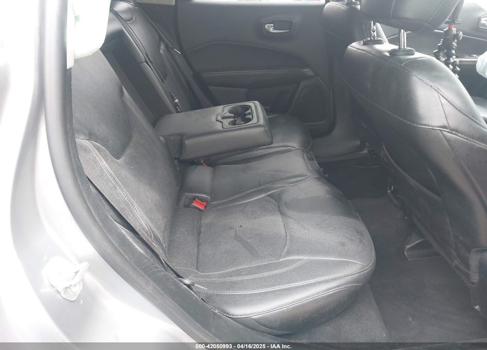 2018 JEEP COMPASS VIN: 3C4NJDBB1JT435428