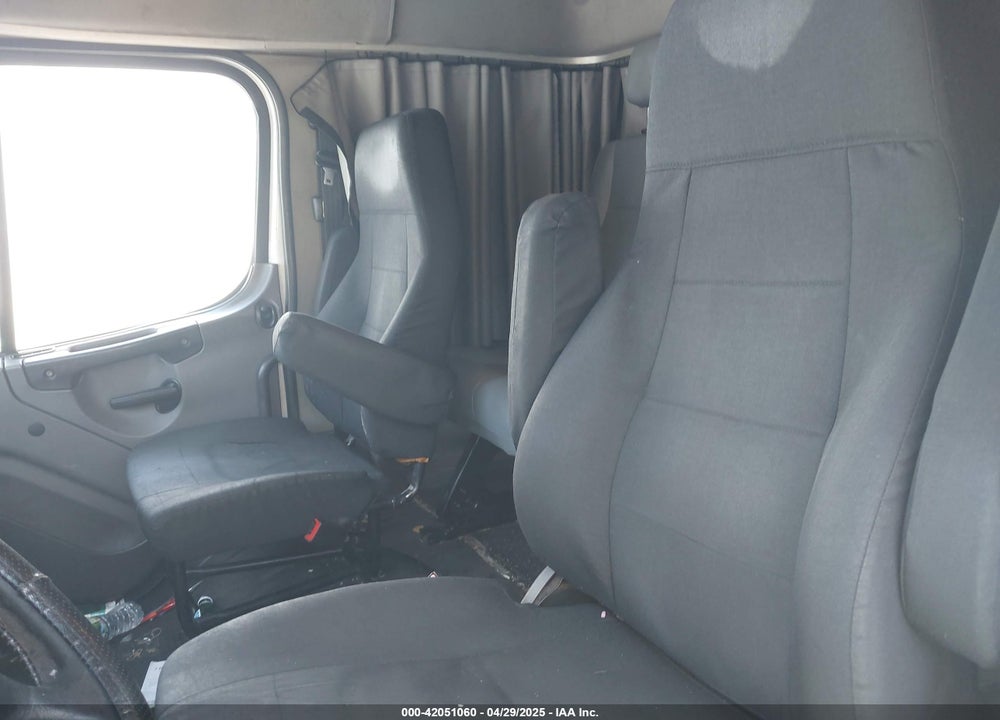 2015 FREIGHTLINER M2 VIN: 1FVACWDT6FHGP2536