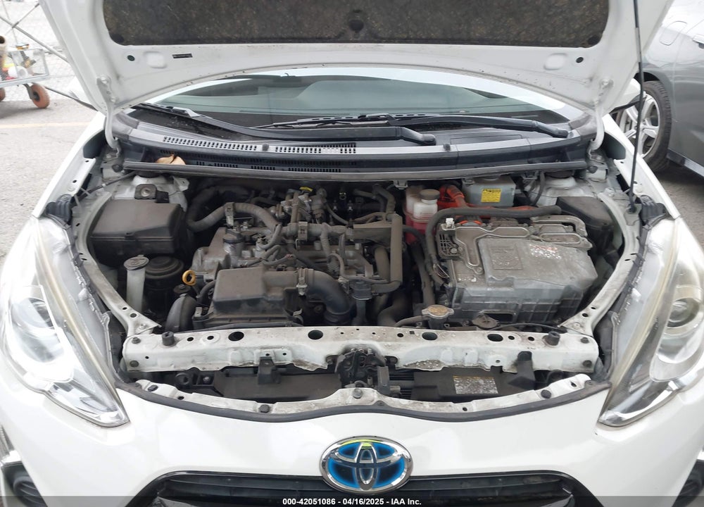 2015 TOYOTA PRIUS C VIN: JTDKDTB39F1093612