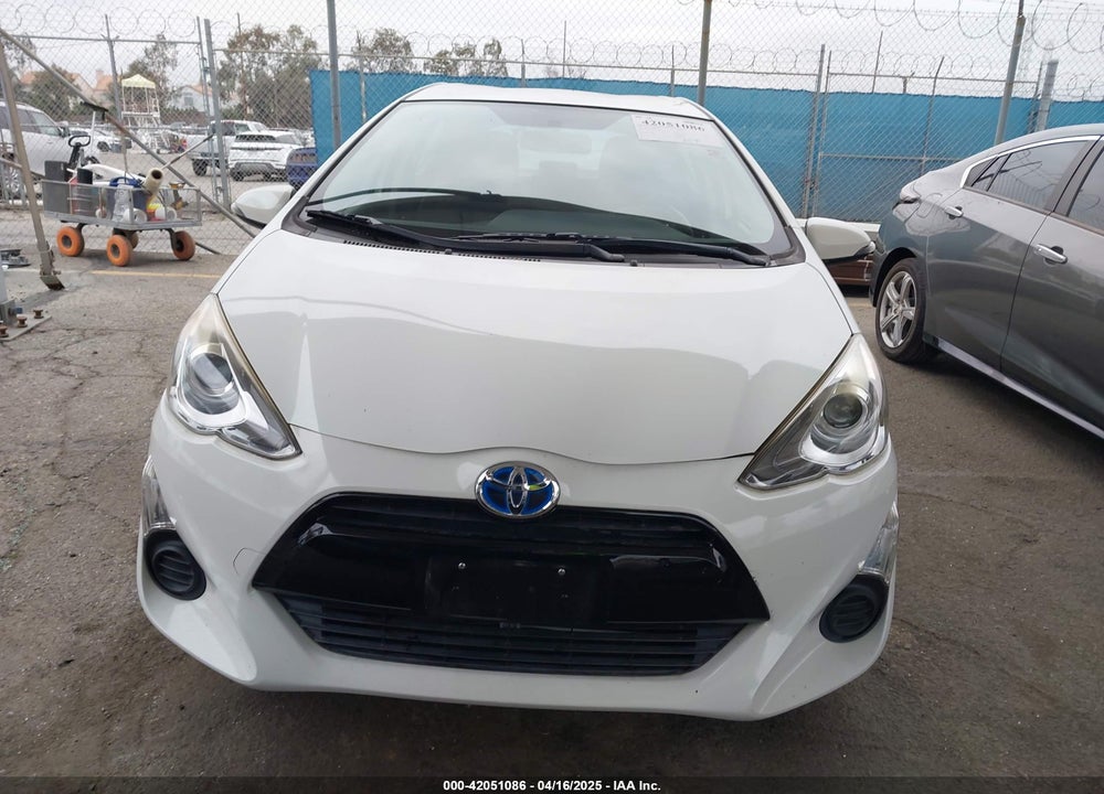 2015 TOYOTA PRIUS C VIN: JTDKDTB39F1093612