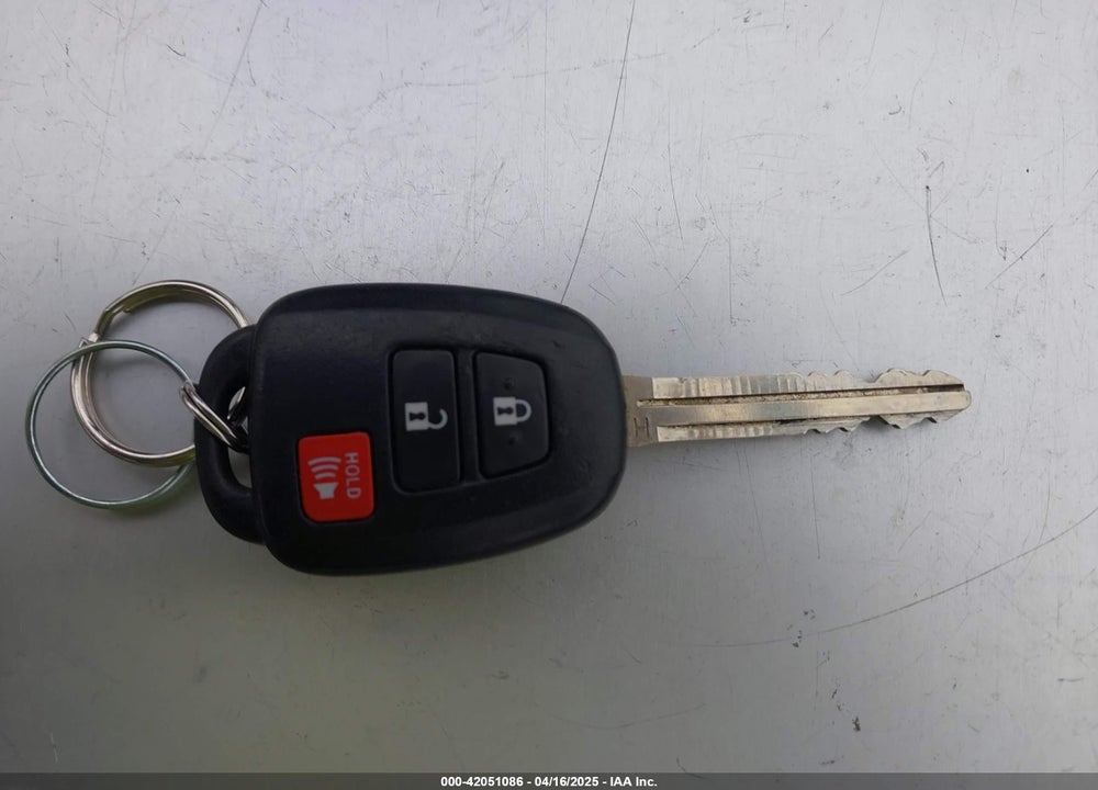 2015 TOYOTA PRIUS C VIN: JTDKDTB39F1093612