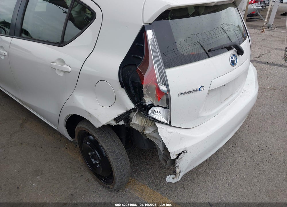 2015 TOYOTA PRIUS C VIN: JTDKDTB39F1093612