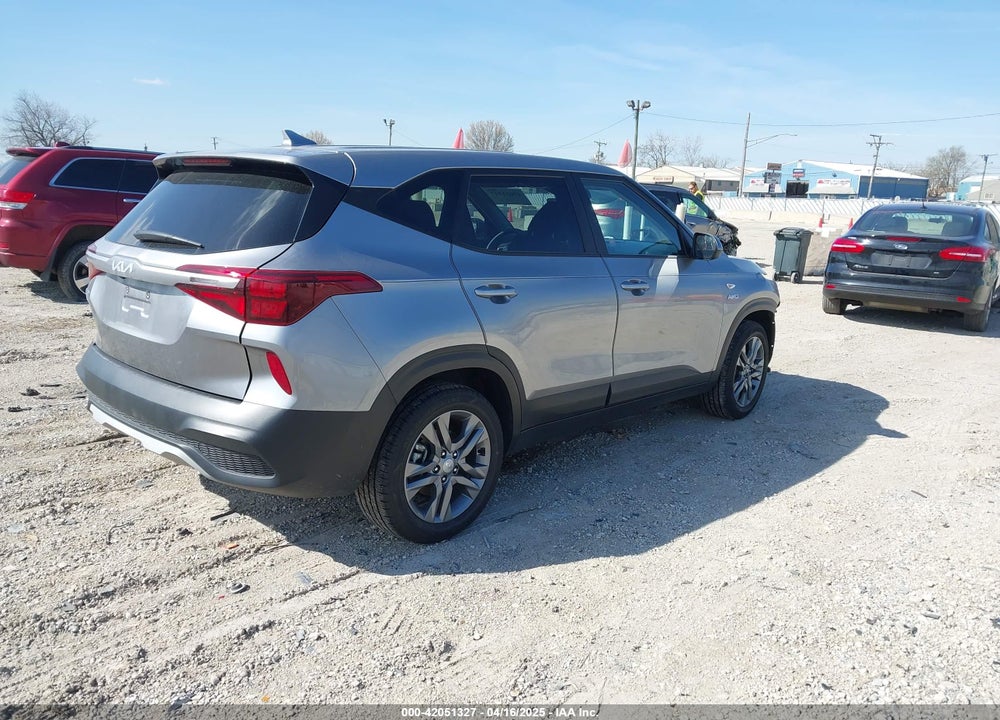 2022 KIA SELTOS LX VIN: KNDEPCAAXN7246286