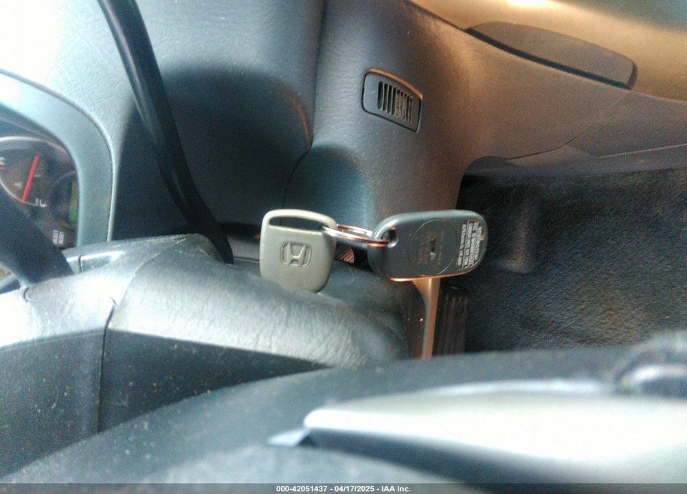 2003 HONDA PILOT EX-L VIN: 2HKYF185X3H559442